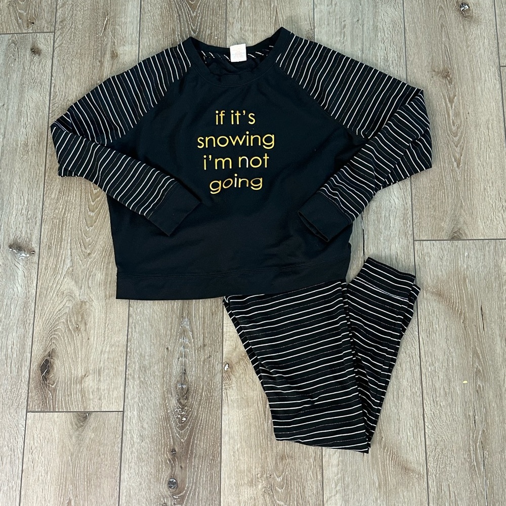 Jasmine and Ginger pajama set Women’s Small Long Sleeve Shirt & Joggers Black